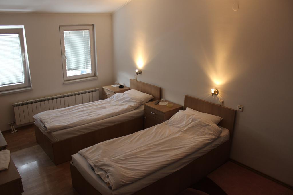 Rooms Zebax ซาราเยโว ภายนอก รูปภาพ