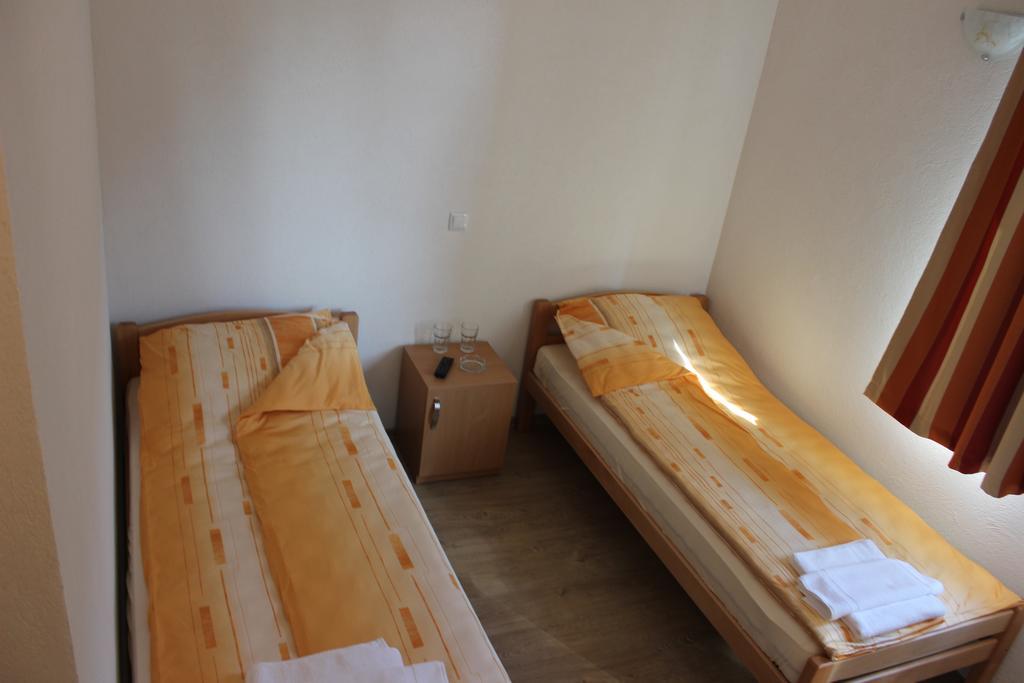Rooms Zebax ซาราเยโว ภายนอก รูปภาพ