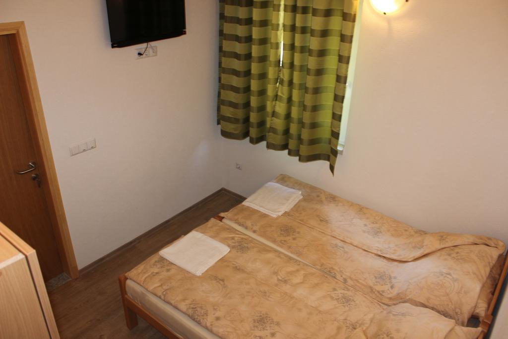 Rooms Zebax ซาราเยโว ภายนอก รูปภาพ