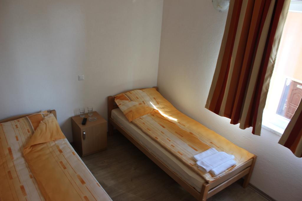 Rooms Zebax ซาราเยโว ภายนอก รูปภาพ