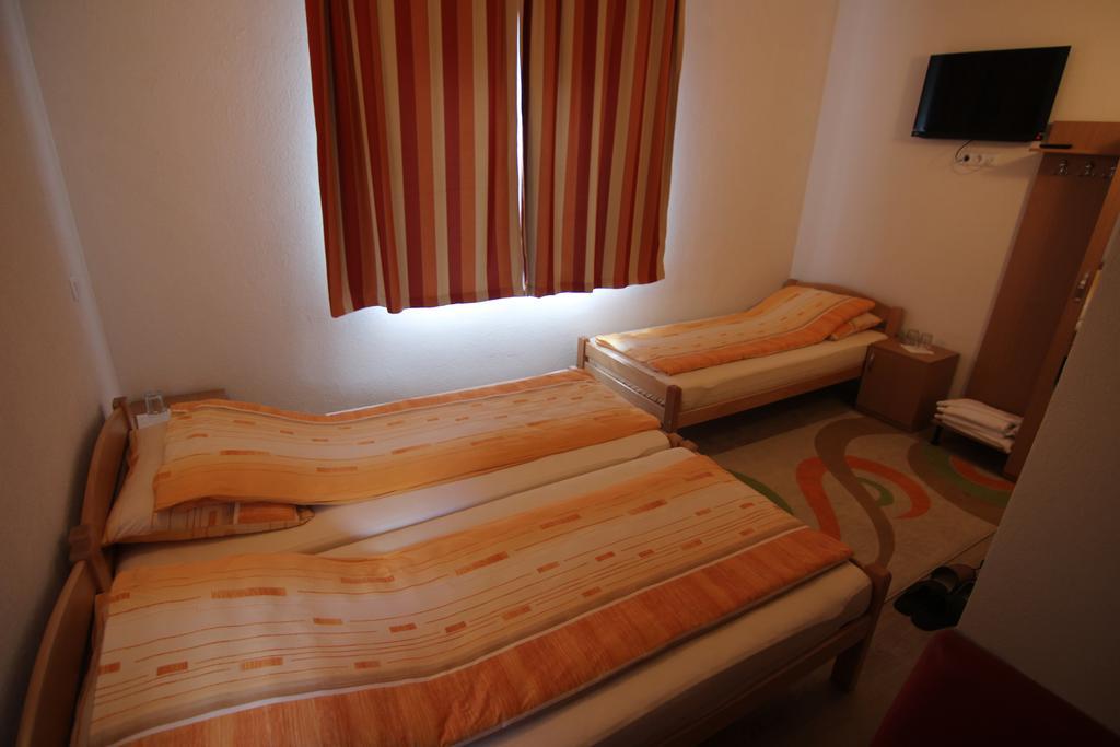 Rooms Zebax ซาราเยโว ภายนอก รูปภาพ