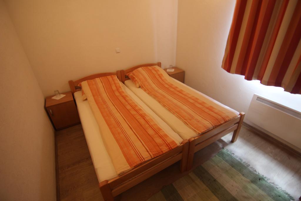 Rooms Zebax ซาราเยโว ภายนอก รูปภาพ