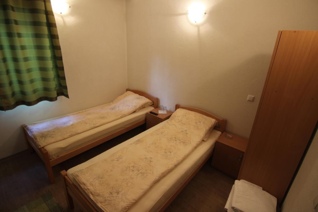 Rooms Zebax ซาราเยโว ภายนอก รูปภาพ