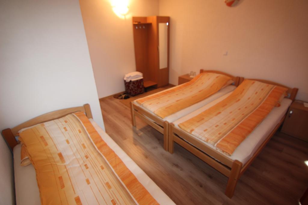 Rooms Zebax ซาราเยโว ภายนอก รูปภาพ